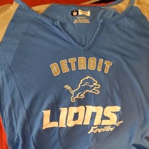 Detroit lions women's t-shirt